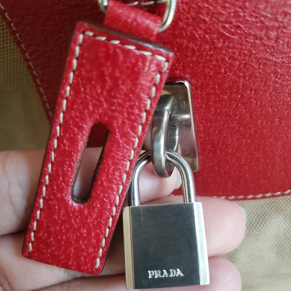 Rare Find Prada travel bag - Picture 3 of 13